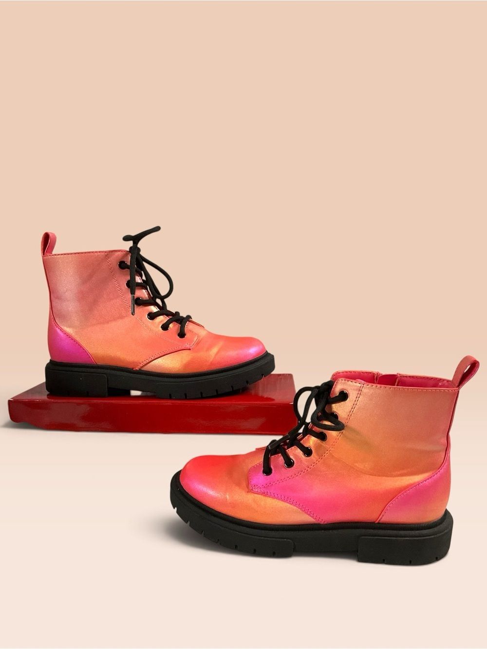 Art Class Pink Iridescent Combat Boots Gradient Pink-Orange Lace-Up Boots Size 4